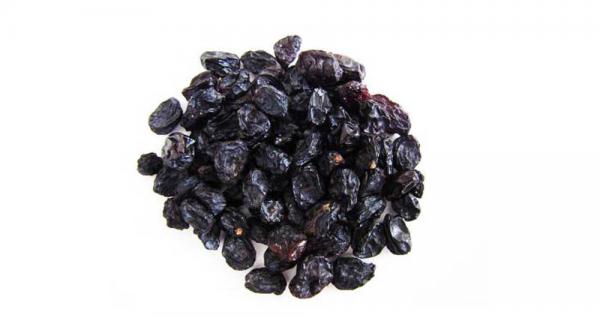 Using Seedless Black Raisins for Good Bones