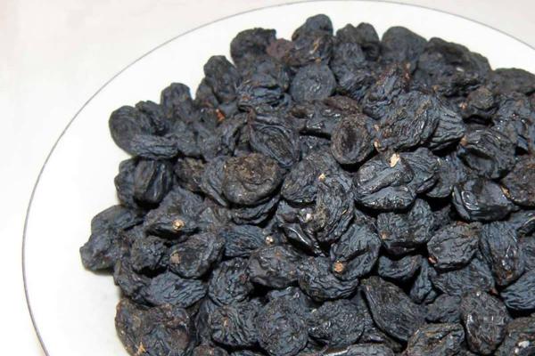 Organic Dried Raisins for Wholesale