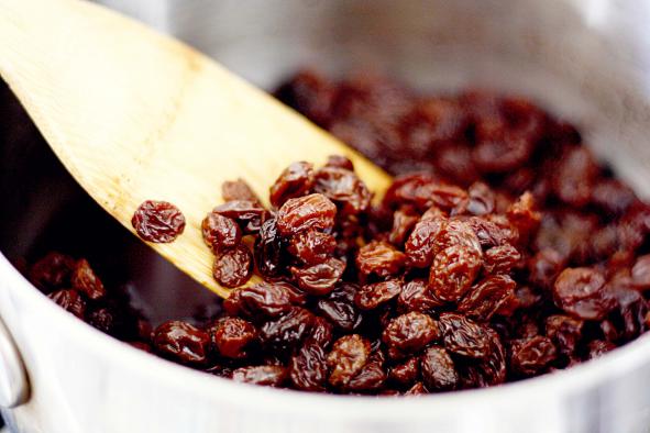 Black Raisins Help You Sleep Better