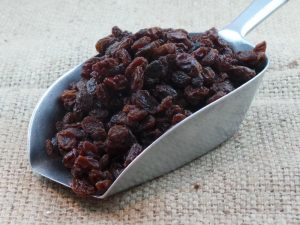 organic food black raisins