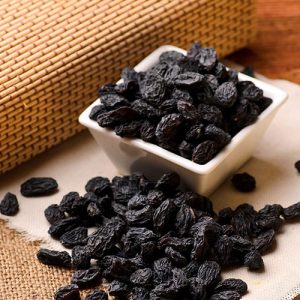 nutritional benefits of black raisins