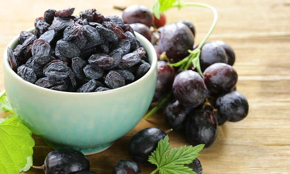 How black raisins and diabetes relate to each other