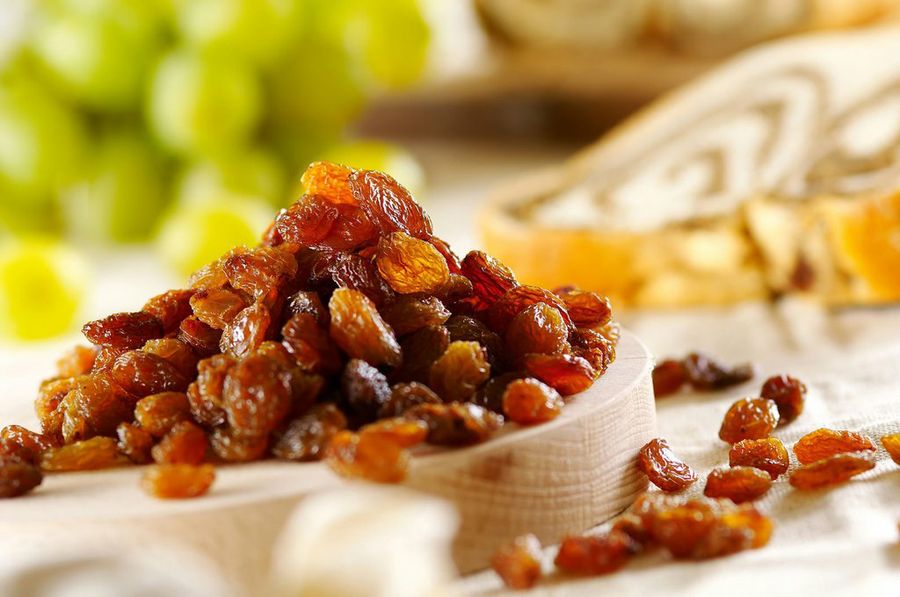  Buy the best types of black brown raisins at a cheap price 
