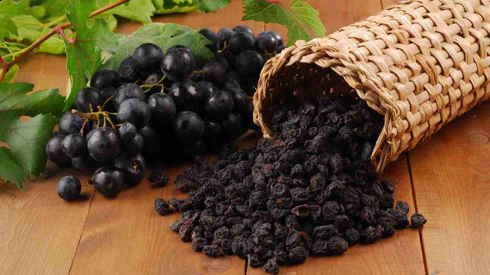  The purchase price of Black Seedless Raisins + properties, disadvantages and advantages 