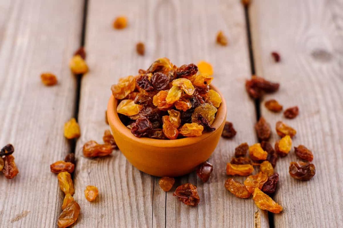 Dry Raisins in Mumbai; Antioxidant Iron Fiber Source Prevent Cardiovascular Diseases