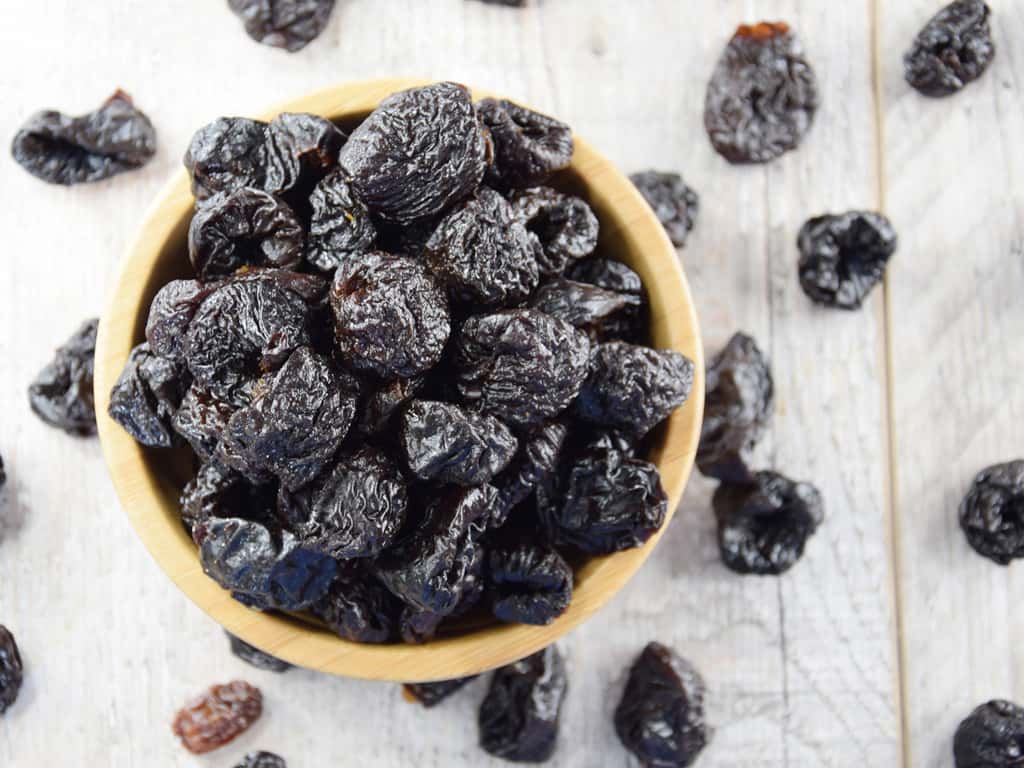  Black Seedless Dry Grapes | Buy at a Cheap Price 